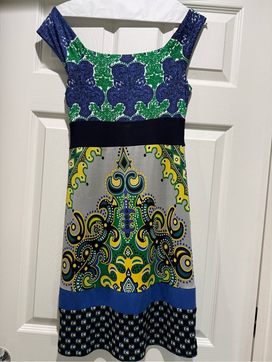 Bailey 44 Dresses & Skirts - Bailey 44 Blue, Green & Yellow Printed Cap-Sleeve Dress